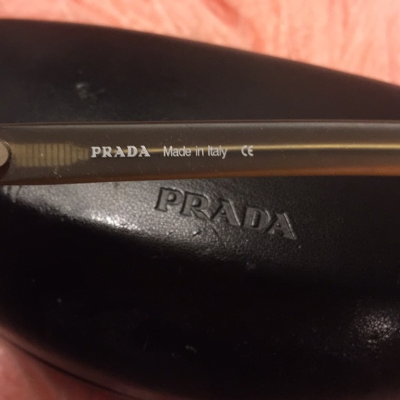 Authentic Prada sunglasses w/black Prada case - Picture 2 of 4